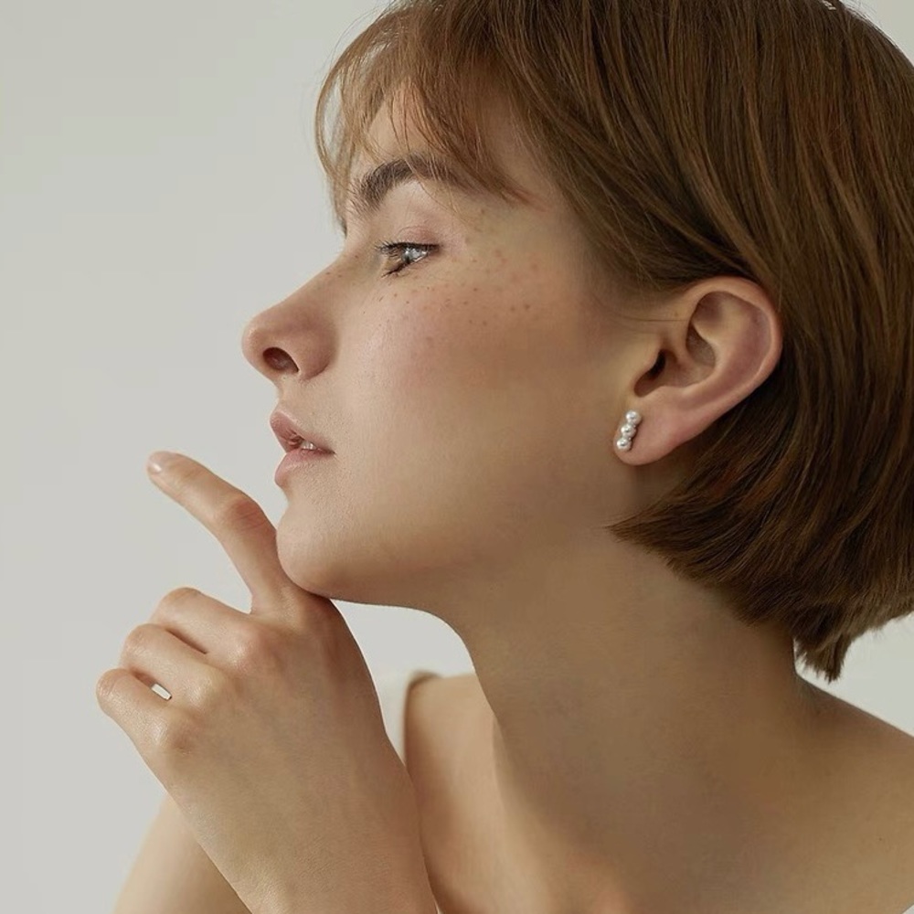 S925 Mini Akoya pearl bar studs - Picture 4 of 9